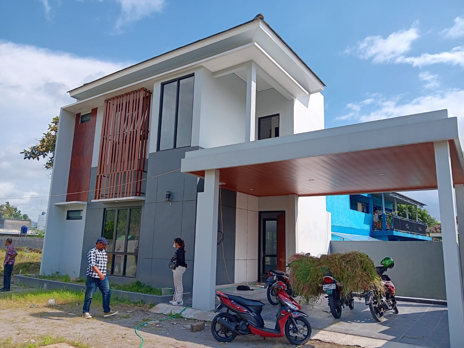 Rumah Mewah Kalasan Sleman Dekat Jalan Raya Jogja Solo